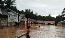 Sekolah Terendam Banjir, Ratusan Murid SDN 1 Angkola Diliburkan - JPNN.com