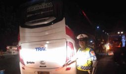 Kecelakaan di Tol Cipali, Bus Rombongan Kiai dari PWNU Jatim Tabrak Truk - JPNN.com