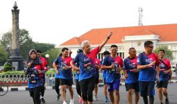 Lari 10 Km, Ganjar Pranowo Ukir Waktu 118 Menit - JPNN.com