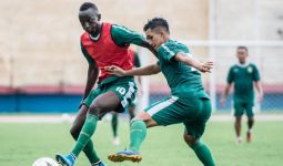 Aji Santoso Yakin Arema FC vs Persebaya Berakhir Tanpa Adu Penalti - JPNN.com