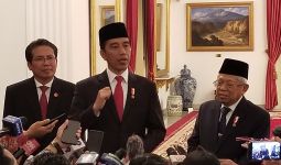 Jokowi dan Ma'ruf Amin Memasuki Lapangan Upacara - JPNN.com