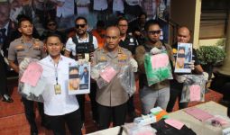 Komplotan Rampok di Jakbar Beraksi Menggunakan Atribut Ojek Online - JPNN.com