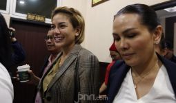 Fitri Salhuteru Sempat Takut Lihat Nikita Mirzani - JPNN.com