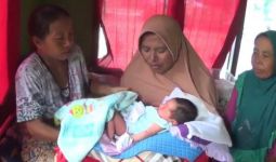 Reaksi Ponijo Soal Kamsiah, Istrinya yang tidak Hamil Tiba-tiba Melahirkan Bayi Perempuan - JPNN.com