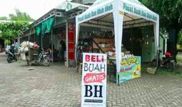 Beli Buah di Sini Bisa Dapat Beha Gratis, Mau? - JPNN.com