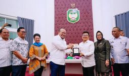 Ketua DPD RI Berkunjung ke Masjid Tertua dan Istana Kedatuan Luwu Palopo - JPNN.com