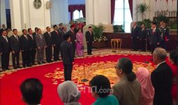 Presiden Jokowi Resmi Lantik Laksdya Aan Kurnia Jadi Kepala Bakamla - JPNN.com