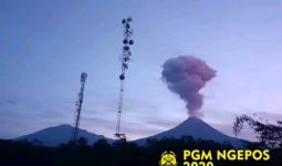 Gunung Merapi Erupsi, Terdengar Dentuman Satu Kali - JPNN.com
