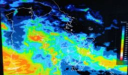 BMKG Imbau Masyarakat Mewaspadai Hujan Lebat Disertai Angin Kencang - JPNN.com