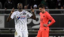 Sempat Tertinggal 0-3, PSG Tahan Imbang Amiens 4-4 - JPNN.com