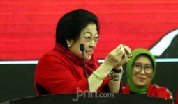 Bendera PDIP Dibakar, Inilah Surat Perintah Megawati, Tetap Rapatkan Barisan! - JPNN.com