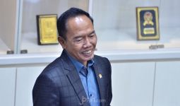 Polemik TKA China, Pak Bambang Curiga Ada Kekuatan Besar Intervensi Bu Ida - JPNN.com
