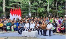 Presiden Bagikan SK Perhutanan Sosial dan Hutan Adat untuk Masyarakat Riau - JPNN.com