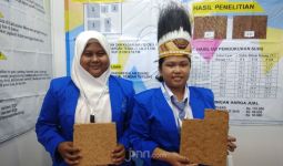 Bikin Rumah jadi Adem, 2 Siswi Papua Masuk Final ISPO 2020 - JPNN.com