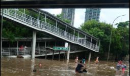 Jakarta Banjir, ini Update Terkini Rute Layanan Transjakarta - JPNN.com