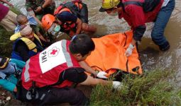Mayat Wanita Bergelang Persija Mengambang di Ciliwung, Usianya Sekitar 25 Tahun - JPNN.com