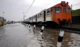 Informasi Sangat Penting Terkait Banjir dan Perjalanan KRL - JPNN.com