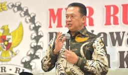 Bamsoet Ajak Calon Jemaah Haji Menerima Keputusan Menteri Agama - JPNN.com