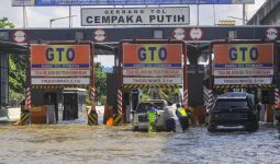 Jakarta Banjir Lagi, Berikut Sejumlah Jalan Tol yang Terdapat Genangan Air - JPNN.com