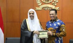 Bamsoet Harap Arab Saudi Kaji Penghentian Sementara Kunjungan Jamaah Umrah Indonesia - JPNN.com