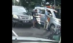 Detik-detik Roman Raygen Pukul Sopir Ambulans yang Sedang Bawa Jenazah - JPNN.com
