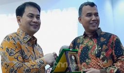 Kunjungi Aceh, Bang Aziz Ajak Mahasiswa Ikut Aktif Berantas Korupsi - JPNN.com