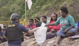 Takut Terhadap KKB, 1.500 Warga Lokal Mengungsi, Sampai Kapan? - JPNN.com