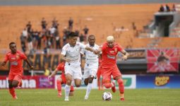 10 Pemain Persipura Bertekuk Lutut di Kandang Borneo FC - JPNN.com