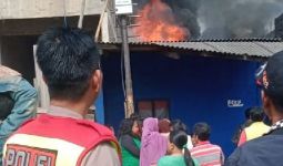 Detik-detik 94 Motor Terbakar di Parkiran Dayeuhkolot Bandung - JPNN.com