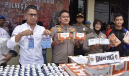 Masker-Hand Sanitizer Ditimbun di Cibinong Bogor, 4 Orang Diamankan - JPNN.com