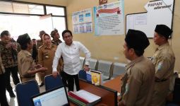 Menteri Halim Tinjau Desa Digital di Purbalingga - JPNN.com