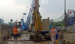 Pipa Gas yang Bocor di Cakung Dekat SPBU, Akses Jalan Masih Ditutup - JPNN.com