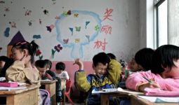 Corona Tak Angker Lagi, Anak-Anak Tiongkok Mulai Kembali ke Sekolah - JPNN.com