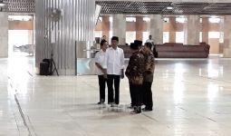 Jokowi Pantau Proses Disinfektan di Masjid Istiqlal - JPNN.com