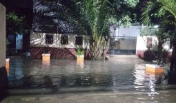 Di Tengah Ancaman Corona, Warga Jakarta Timur Kembali Kebanjiran - JPNN.com