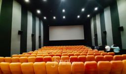 Bioskop Dibuka Lagi, Suami Istri juga Jaga Jarak? - JPNN.com