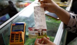 Tenang, Petani yang Belum Punya Kartu Tani Tetap Bisa Beli Pupuk Bersubsidi Selama Masa Transisi - JPNN.com