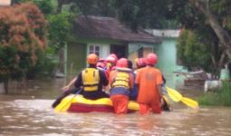 Ratusan Rumah di Depok Terendam Banjir, Padahal Tak Turun Hujan - JPNN.com