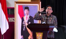 Presiden Jokowi Instruksikan Mendes PDTT Kawal Padat Karya Tunai Dana Desa - JPNN.com