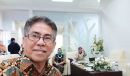 Prof Zainuddin Sarankan Jokowi Terapkan Social Distancing Ketat Secara Nasional - JPNN.com
