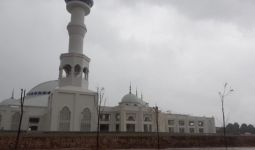 Lafal Azan di Masjid-masjid Serukan Agar Salat di Rumah - JPNN.com