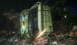 Truk Bermuatan Susu Olahan Hantam Tujuh Kendaraan di Cianjur, Dua Orang Tewas - JPNN.com