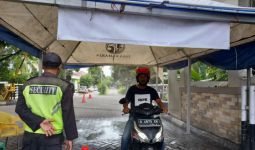 Warga Perumahan di Kota Serang Buat Gardu Disinfektan Otomatis - JPNN.com