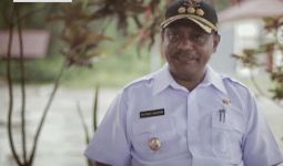 Petrus Kasihiw Siap Tambah Program Padat Karya Rp 2 Miliar di Bintuni - JPNN.com