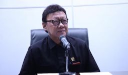 Menantu, Staf dan Sopir Menteri Tjahjo Jalani Isolasi 17 Hari, Hasilnya? - JPNN.com