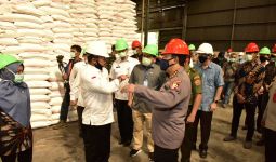 Mentan Syahrul Yasin Limpo Cek Stok Pabrik Gula di Cilegon - JPNN.com