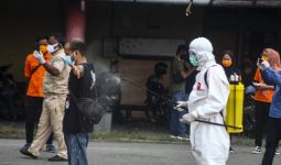 120 Orang Gelombang Ketiga TKI dari Malaysia Mendarat di Lanud Soewondo - JPNN.com