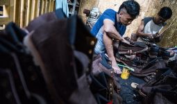 Duh, Ribuan Pekerja Industri Kulit di Garut Dirumahkan - JPNN.com