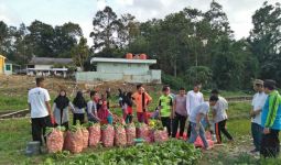 Penerima Program Pertanian Masuk Sekolah Tetap Beraktivitas di Tengah Wabah Covid-19 - JPNN.com