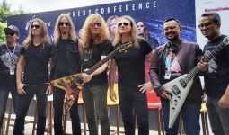 Bantu Lawan Corona, Anas Lelang Gitar Bertanda Tangan Megadeth - JPNN.com